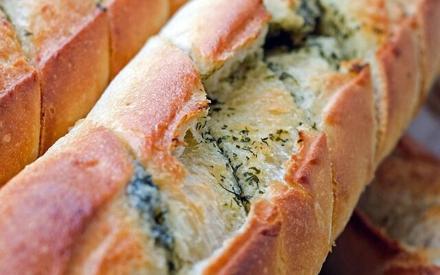 Kräuterbutter-Baguette