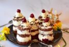 Schwarzwälder Kirsch Dessert im Glas