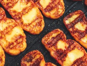 Grillpfirsich‑Halloumi‑Salat