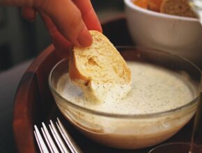 Zitronen‑Knoblauch‑Skyr‑Dip